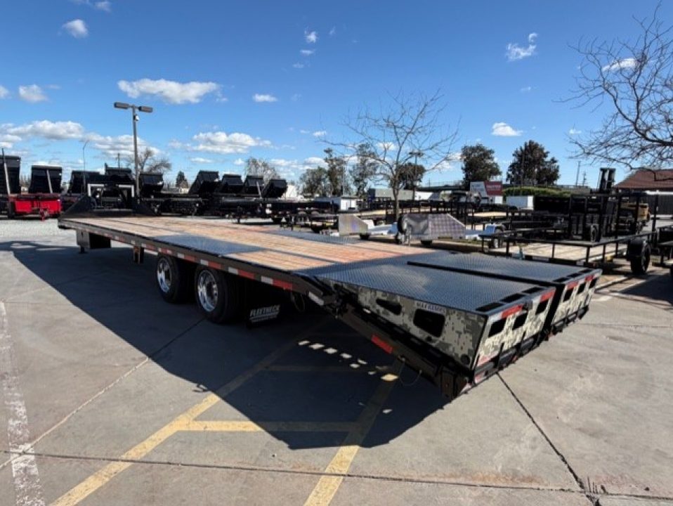 New 2026 Diamond C Trailers FMAX212L35X102 8.5FT X 35FT 25.9K GVW Equipment Trailer