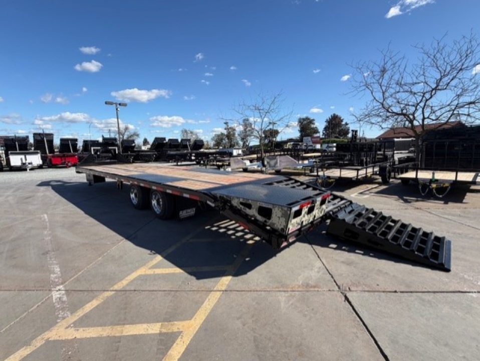 New 2026 Diamond C Trailers FMAX212L35X102 8.5FT X 35FT 25.9K GVW Equipment Trailer