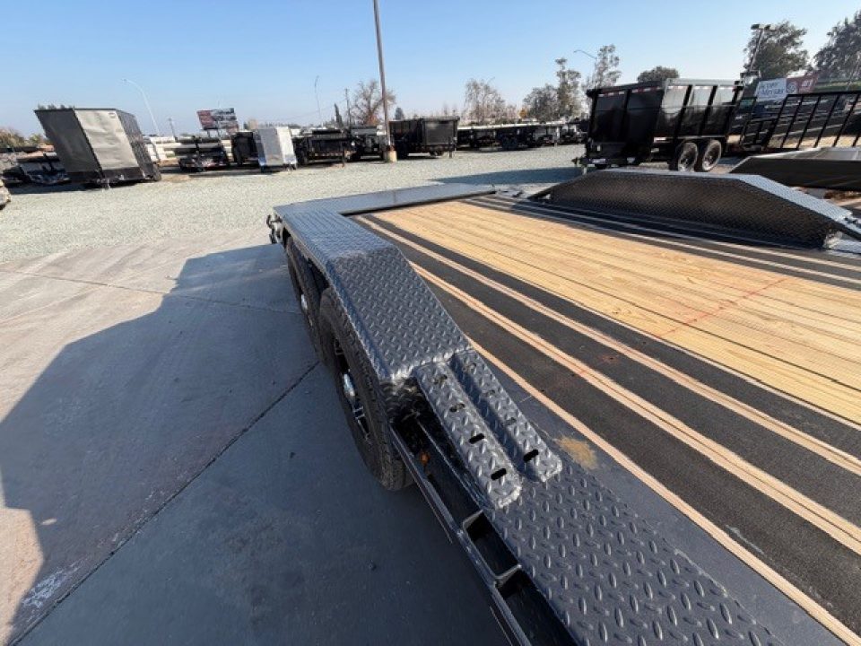 New 2026 Diamond C Trailers LPX207L22X82 9FT X 22FT 14.9K GVW Equipment Trailer