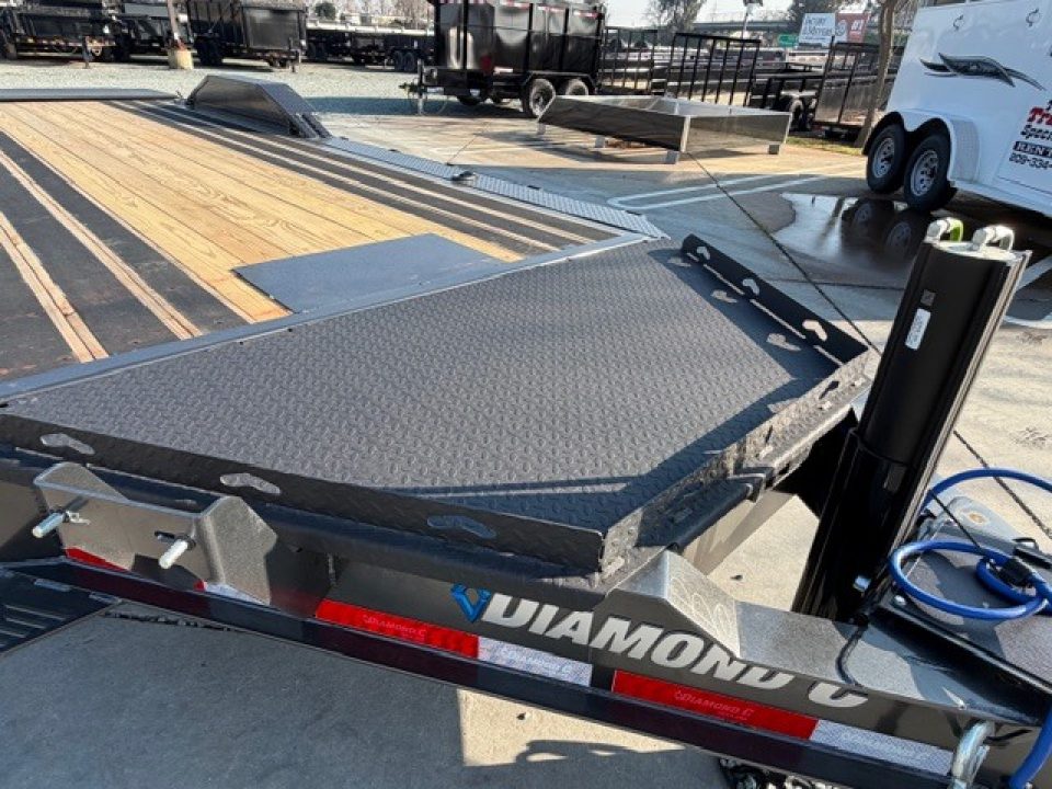 New 2026 Diamond C Trailers LPX207L22X82 9FT X 22FT 14.9K GVW Equipment Trailer