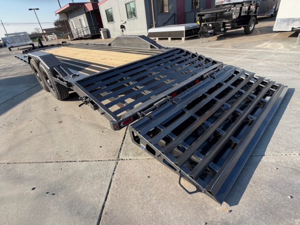 New 2026 Diamond C Trailers LPX207L22X82 9FT X 22FT 14.9K GVW Equipment Trailer
