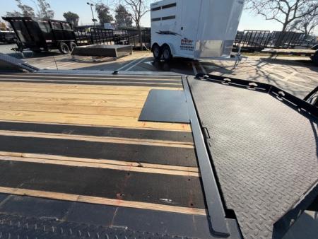 New 2026 Diamond C Trailers LPX207L22X82 9FT X 22FT 14.9K GVW Equipment Trailer