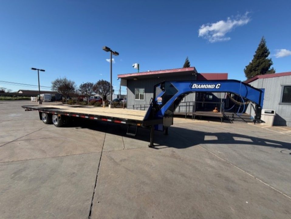 New 2026 Diamond C Trailers FMAX212L32X102 8.5FT X 32FT 25.9K GVW Equipment Trailer