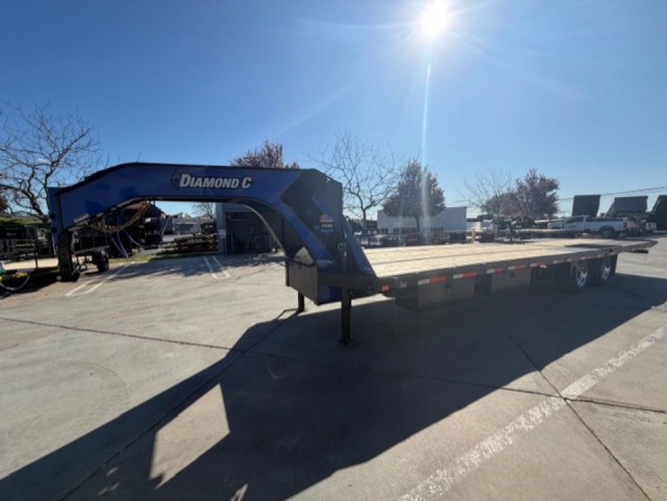 New 2026 Diamond C Trailers FMAX212L32X102 8.5FT X 32FT 25.9K GVW Equipment Trailer