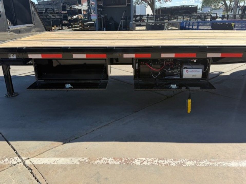 New 2026 Diamond C Trailers FMAX212L32X102 8.5FT X 32FT 25.9K GVW Equipment Trailer