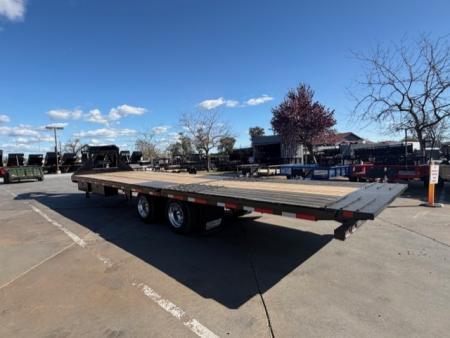 New 2026 Diamond C Trailers FMAX212L32X102 8.5FT X 32FT 25.9K GVW Equipment Trailer
