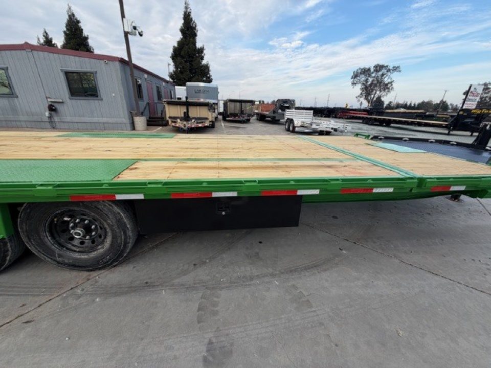 New 2026 Diamond C Trailers DET207L24X102 8.5FT X 24FT 15.5K GVW Tilt Trailer