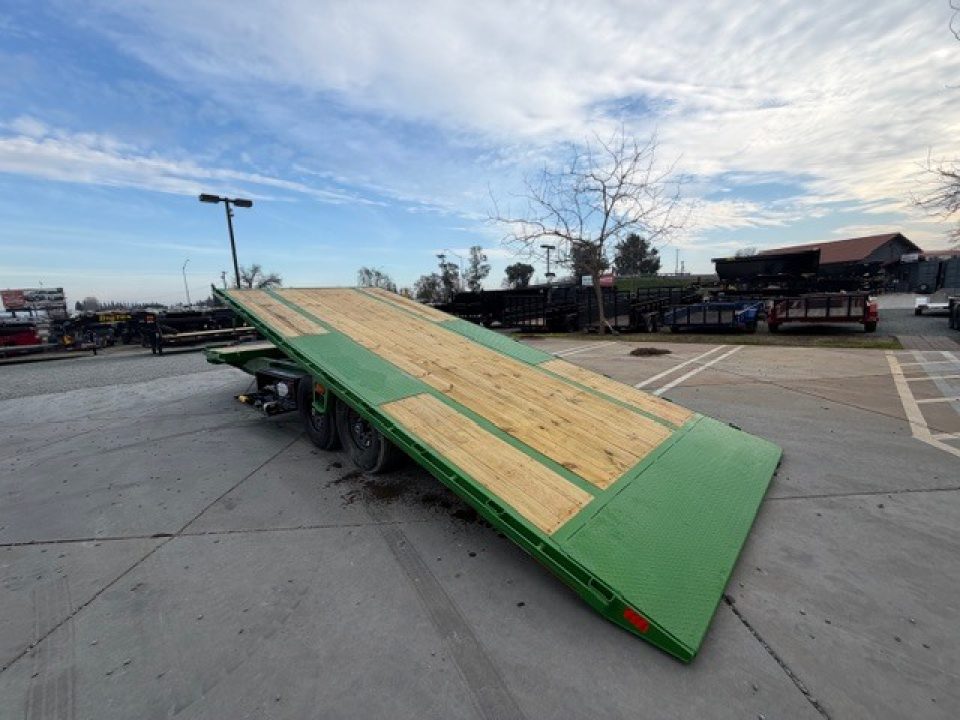 New 2026 Diamond C Trailers DET207L24X102 8.5FT X 24FT 15.5K GVW Tilt Trailer