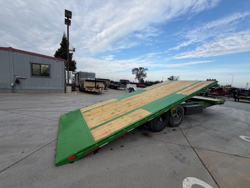 New 2026 Diamond C Trailers DET207L24X102 8.5FT X 24FT 15.5K GVW Tilt Trailer