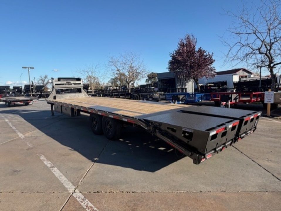 New 2026 Diamond C Trailers FMAX207L30X102MR 8.5FT X 30FT 15.5K GVW Equipment Trailer