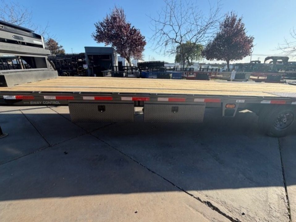 New 2026 Diamond C Trailers FMAX207L30X102MR 8.5FT X 30FT 15.5K GVW Equipment Trailer