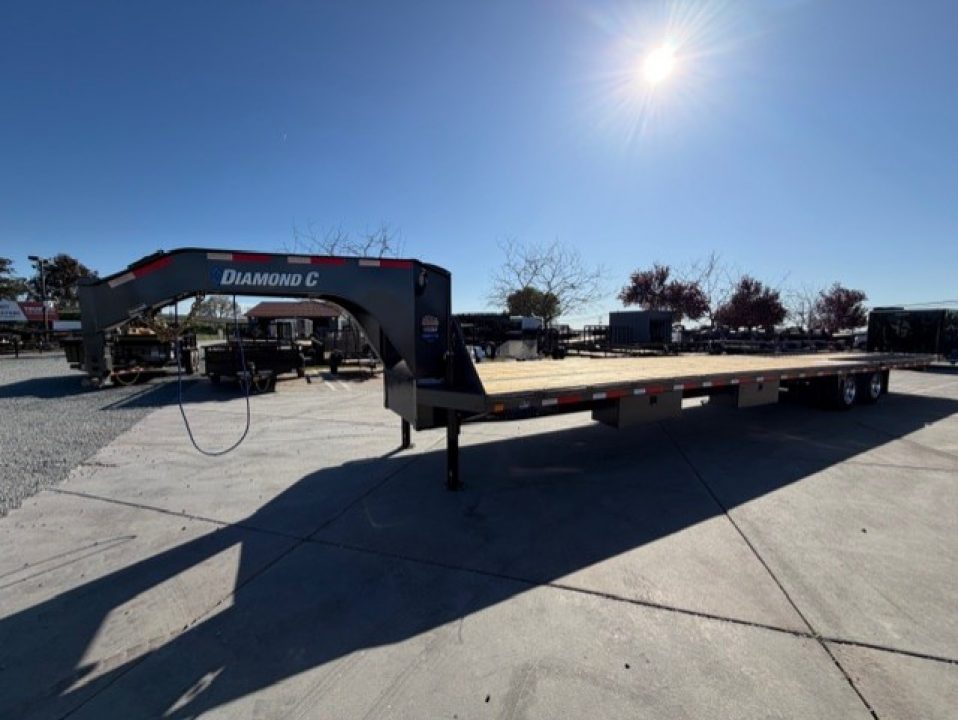 New 2026 Diamond C Trailers FMAX216L40X102 8.5FT X 40FT 40K GVW Equipment Trailer