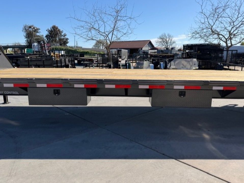 New 2026 Diamond C Trailers FMAX216L40X102 8.5FT X 40FT 40K GVW Equipment Trailer