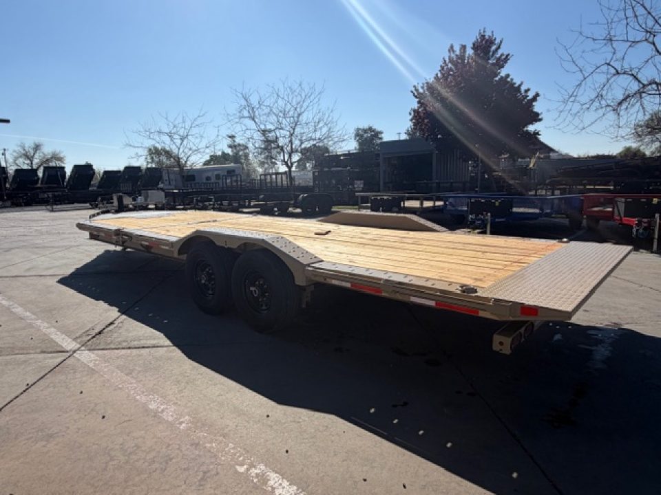 New 2026 Diamond C Trailers HXD207L24X102 8.5FT X 24FT 14.9K GVW Tilt Trailer