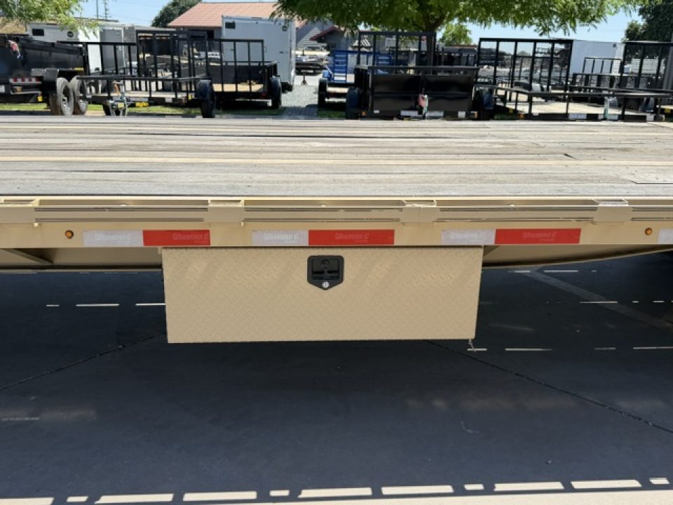 New 2024 Diamond C Trailers FMAX216L40X102MR 8.5FT X 40FT 40K GVW Equipment Trailer