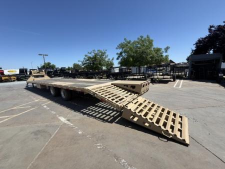 New 2024 Diamond C Trailers FMAX216L40X102MR 8.5FT X 40FT 40K GVW Equipment Trailer