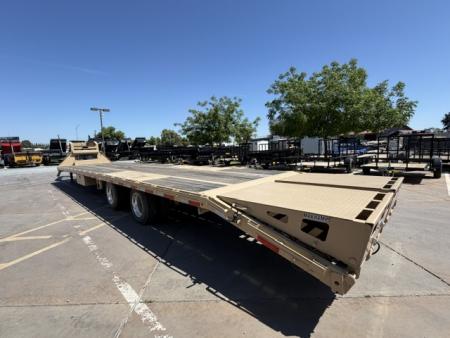 New 2024 Diamond C Trailers FMAX216L40X102MR 8.5FT X 40FT 40K GVW Equipment Trailer