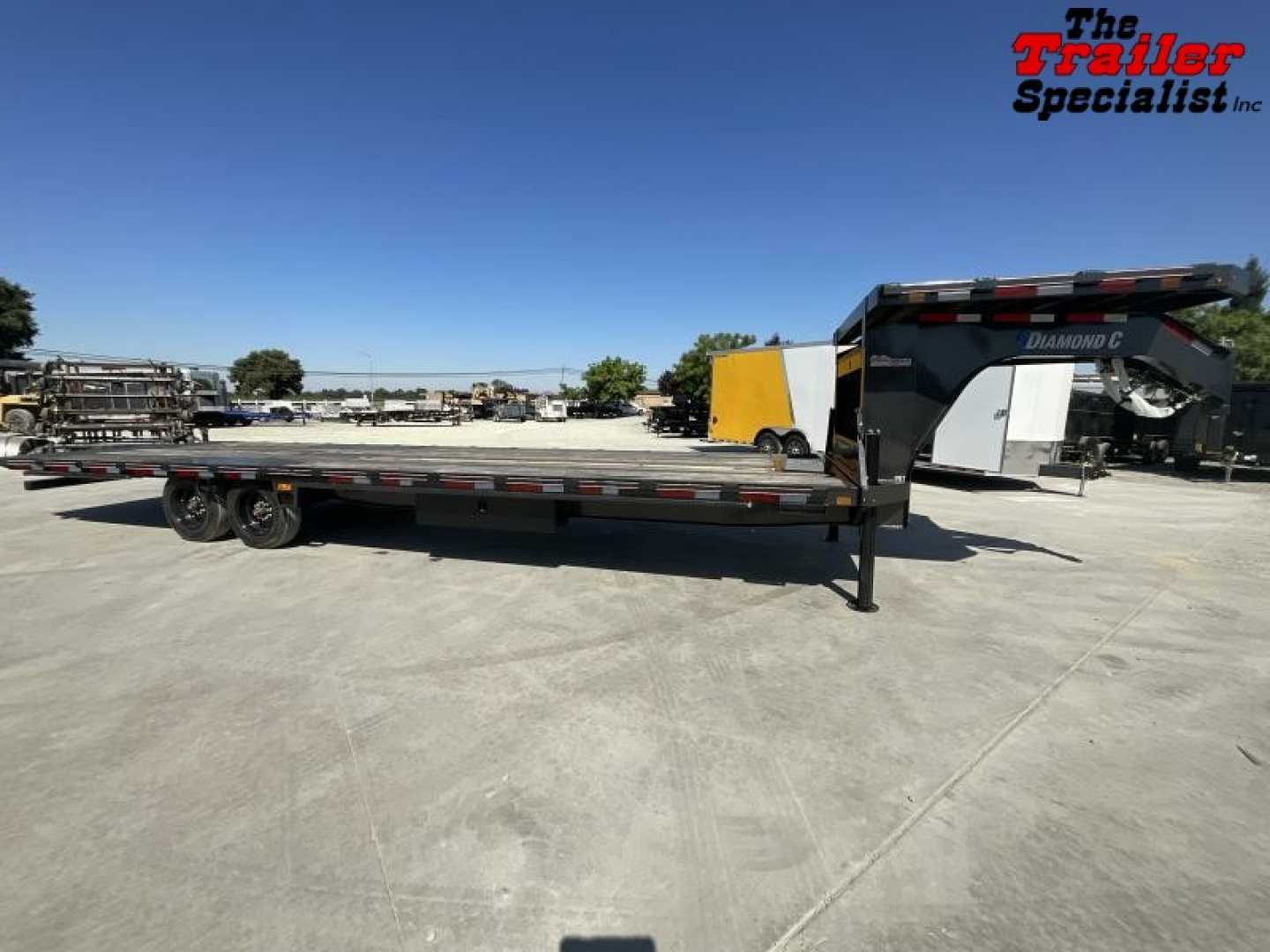 New 2024 Diamond C Trailers DET208L30X102GN 8.5FT X 30FT 18K GVW Gooseneck Tilt Trailer