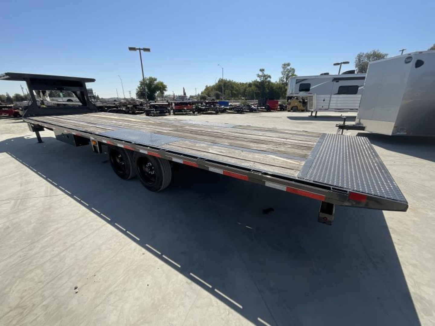 New 2024 Diamond C Trailers DET208L30X102GN 8.5FT X 30FT 18K GVW Gooseneck Tilt Trailer