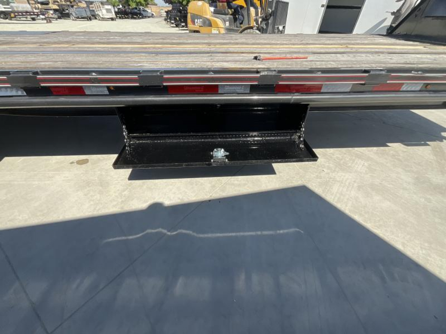 New 2024 Diamond C Trailers DET208L30X102GN 8.5FT X 30FT 18K GVW Gooseneck Tilt Trailer
