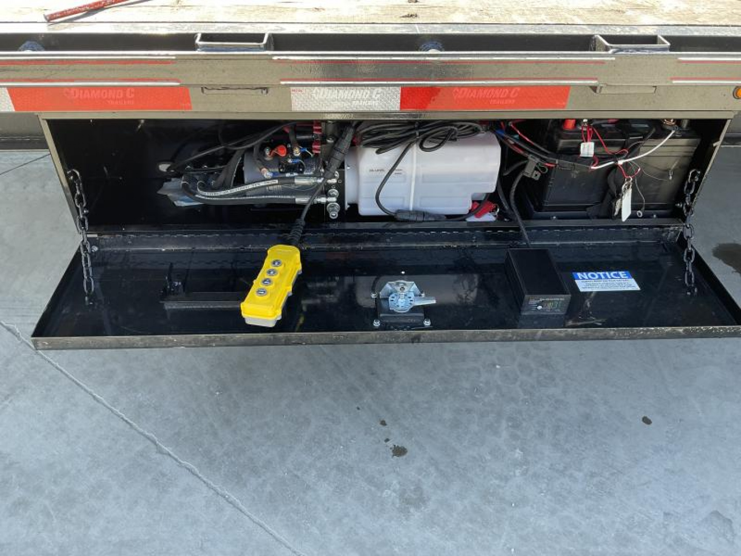 New 2024 Diamond C Trailers DET208L30X102GN 8.5FT X 30FT 18K GVW Gooseneck Tilt Trailer
