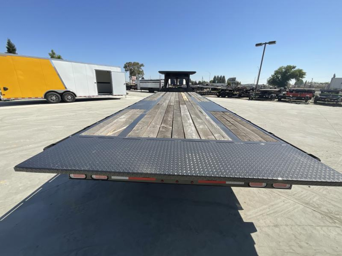 New 2024 Diamond C Trailers DET208L30X102GN 8.5FT X 30FT 18K GVW Gooseneck Tilt Trailer