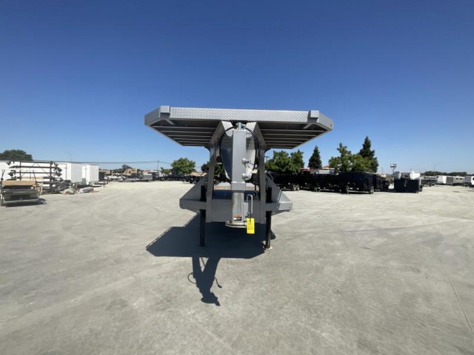 New 2024 Diamond C Trailers FMAX212L40X102HDT 8.5FT X 40FT 25.9K GVW Equipment Trailer