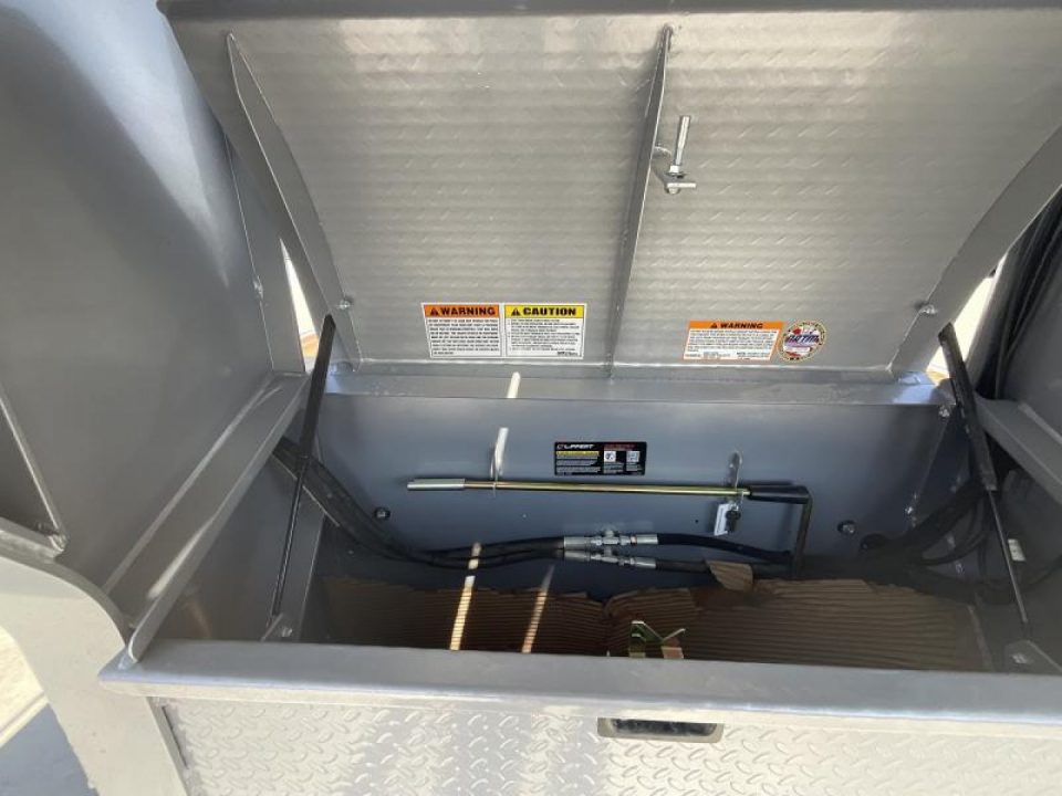 New 2024 Diamond C Trailers FMAX212L40X102HDT 8.5FT X 40FT 25.9K GVW Equipment Trailer