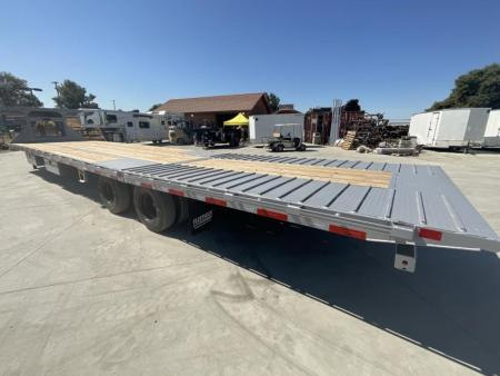 New 2024 Diamond C Trailers FMAX212L40X102HDT 8.5FT X 40FT 25.9K GVW Equipment Trailer