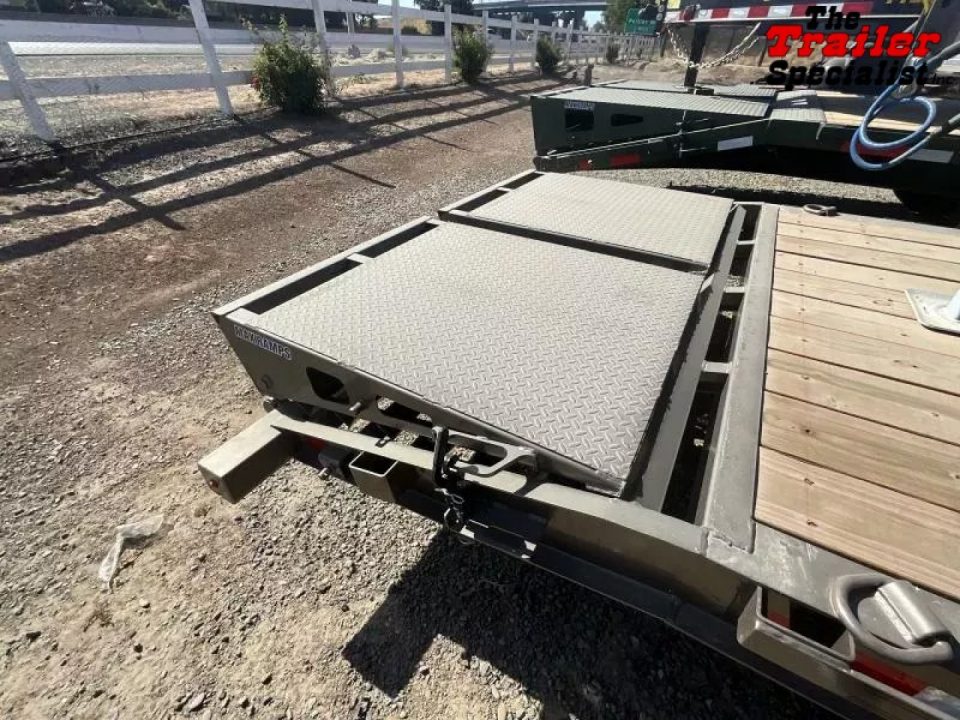 New 2025 Diamond C Trailers LPX207L26X82PS 7FT X 26FT 14.9K GVW Equipment Trailer