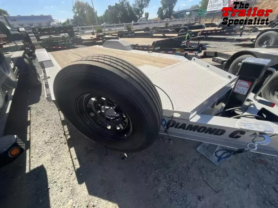 New 2025 Diamond C Trailers LPX207L18X82 7FT X 18FT 14.9K GVW Equipment Trailer