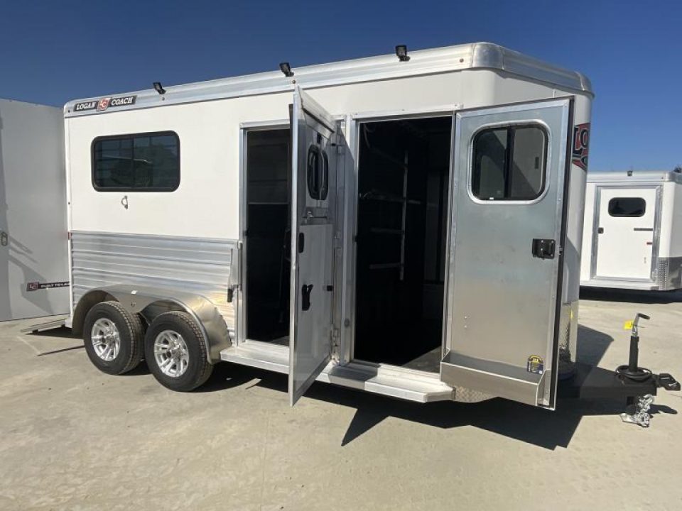 New 2025 Logan Coach BULLSEYE2BPSTR BULLSEYE 2H BP STRAIGHT LOAD Horse Trailer