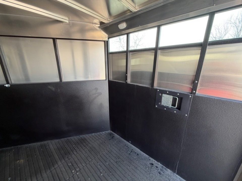New 2025 Logan Coach CROSSFIRE2BP CROSSFIRE 2 HORSE BP Horse Trailer
