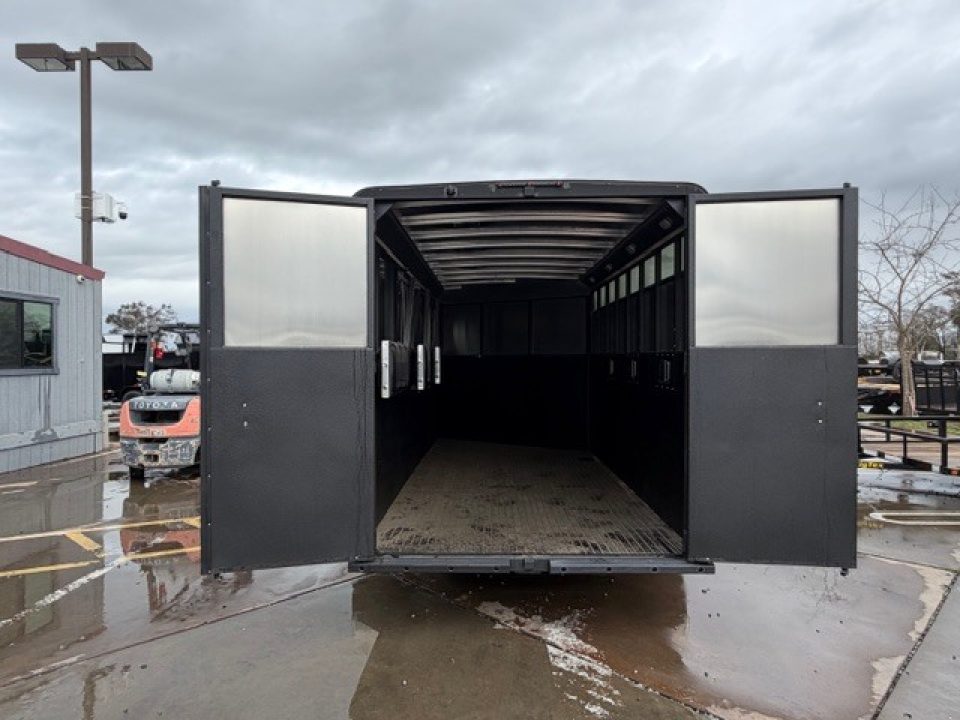 New 2026 Logan Coach CROSSFIRE4GN CROSSFIRE 4 HORSE GN Horse Trailer