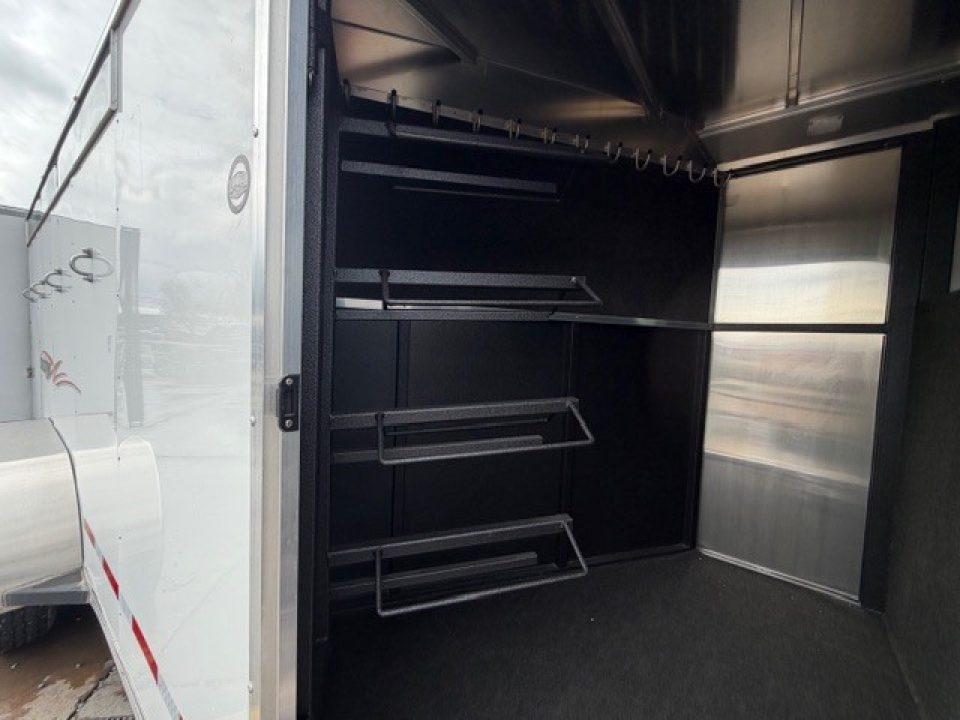 New 2026 Logan Coach CROSSFIRE4GN CROSSFIRE 4 HORSE GN Horse Trailer