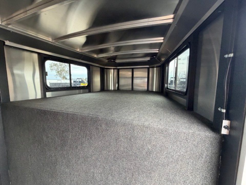 New 2026 Logan Coach CROSSFIRE4GN CROSSFIRE 4 HORSE GN Horse Trailer