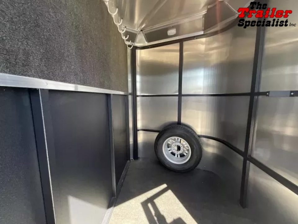 New 2026 Logan Coach BULLSEYE3HBPXL BULLSEYE 3 HORSE BP XL Horse Trailer
