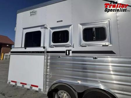 New 2026 Lakota IN8315FKP INFINITY 15FT LQ GN 3H SLANT Horse Trailer