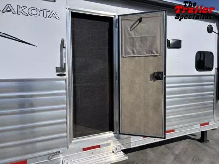 New 2026 Lakota IN8315FKP INFINITY 15FT LQ GN 3H SLANT Horse Trailer