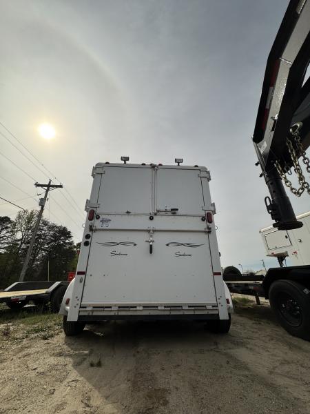 Used 2005 Sundowner Sunlite 777 w/Dress Horse Trailer