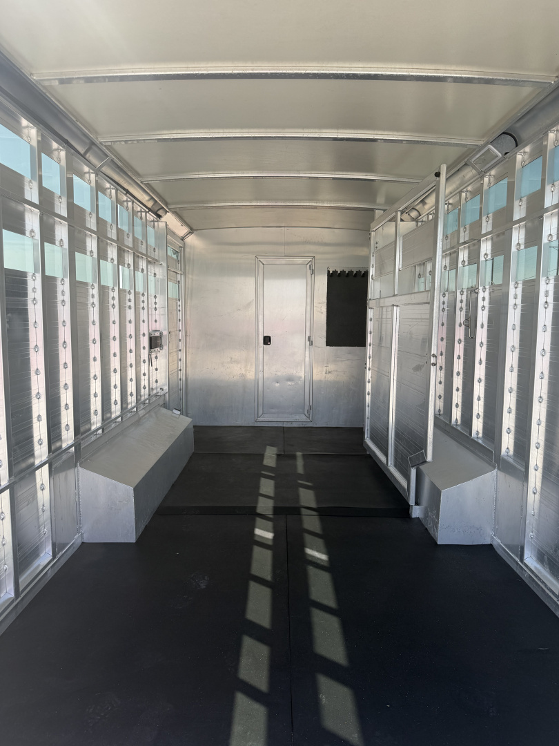 Used 2017 Cimarron Stock Combo Living Quarters Gooseneck Trailer