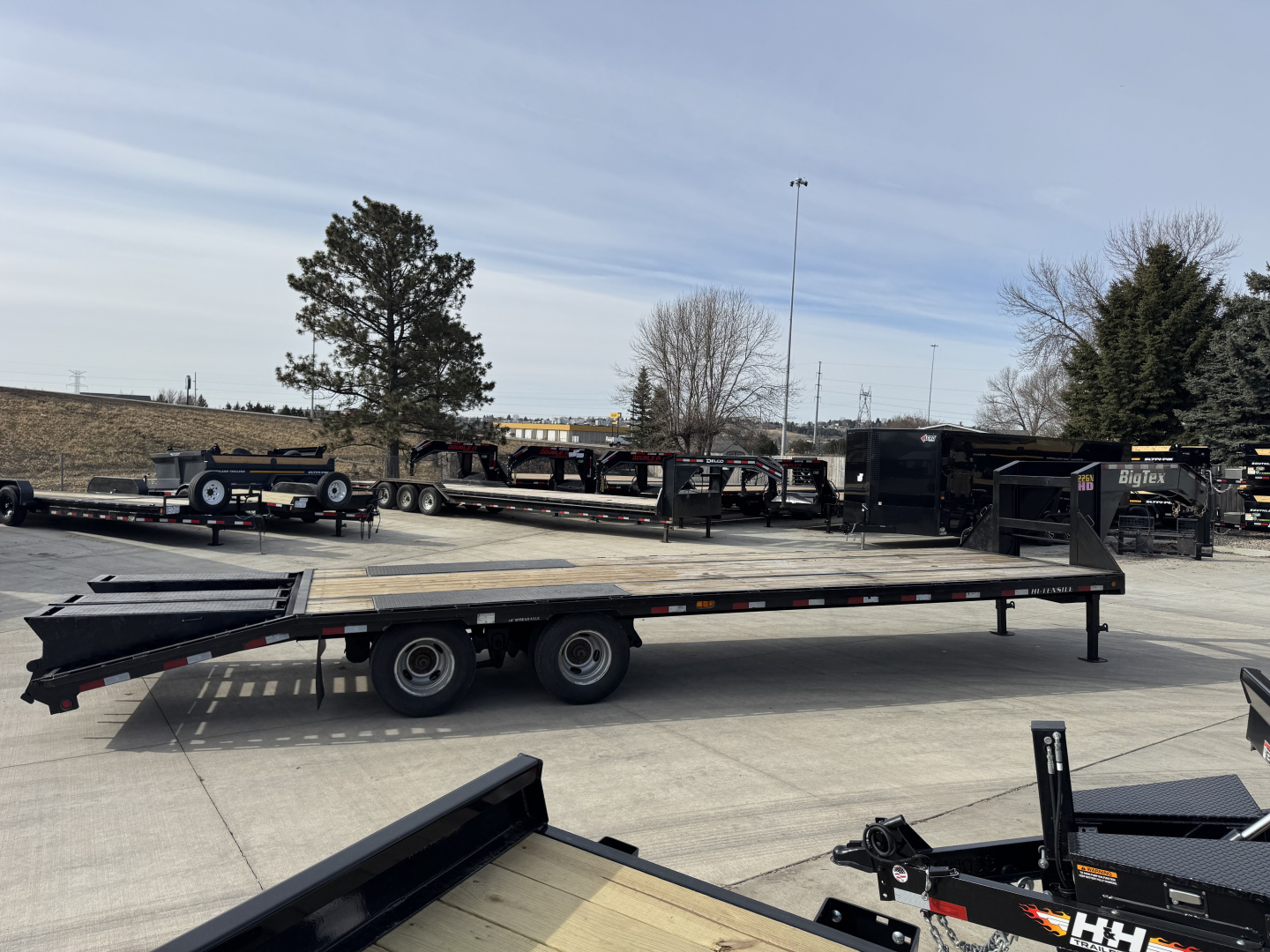 Used 2015 Big TEX 30ft Gooseneck with 25,900 GVWR and 2-10,000lb axles 23,900 GVWR