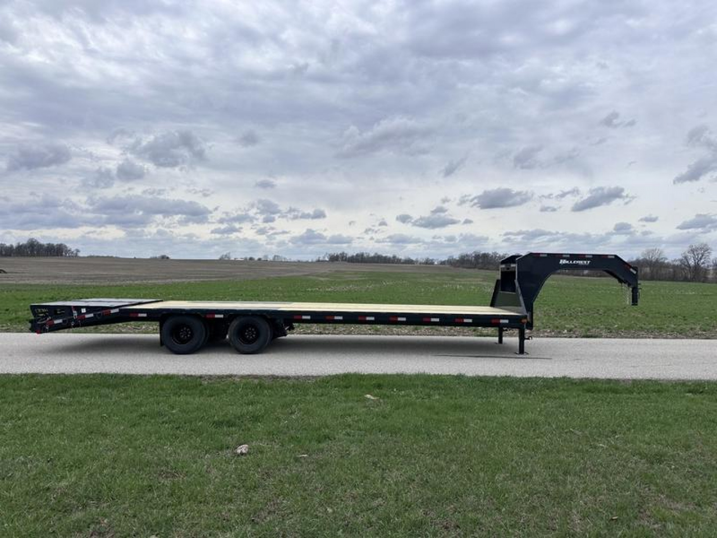 New 2026 Hillcrest 102"x25'(20'+5') 25.9K