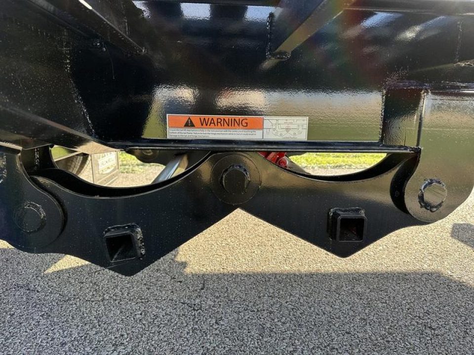 New 2026 Iron Bull Trailers 102"x32' 22K Hydraulic Dovetail