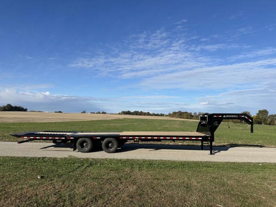 New 2026 Iron Bull Trailers 102"x32' 22K Hydraulic Dovetail