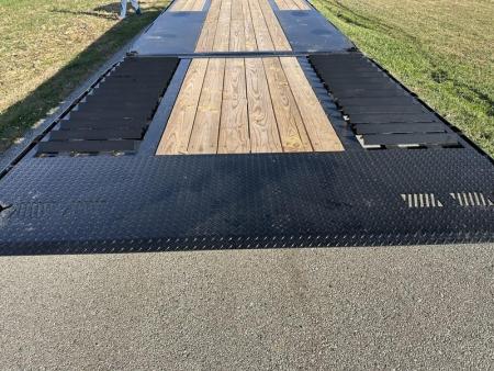 New 2026 Iron Bull Trailers 102"x32' 22K Hydraulic Dovetail