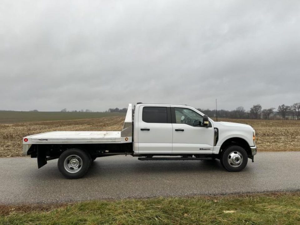 New 2025 Hillsboro 81"x102" Single Wheel Long Bed 2500 Series