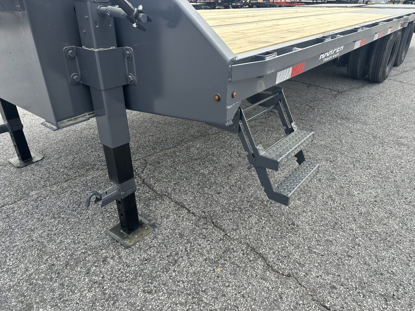 New 2026 DOWN 2 EARTH GOOSENECK 25' 22K DUAL TANDEM EQUIPMENT HAULER