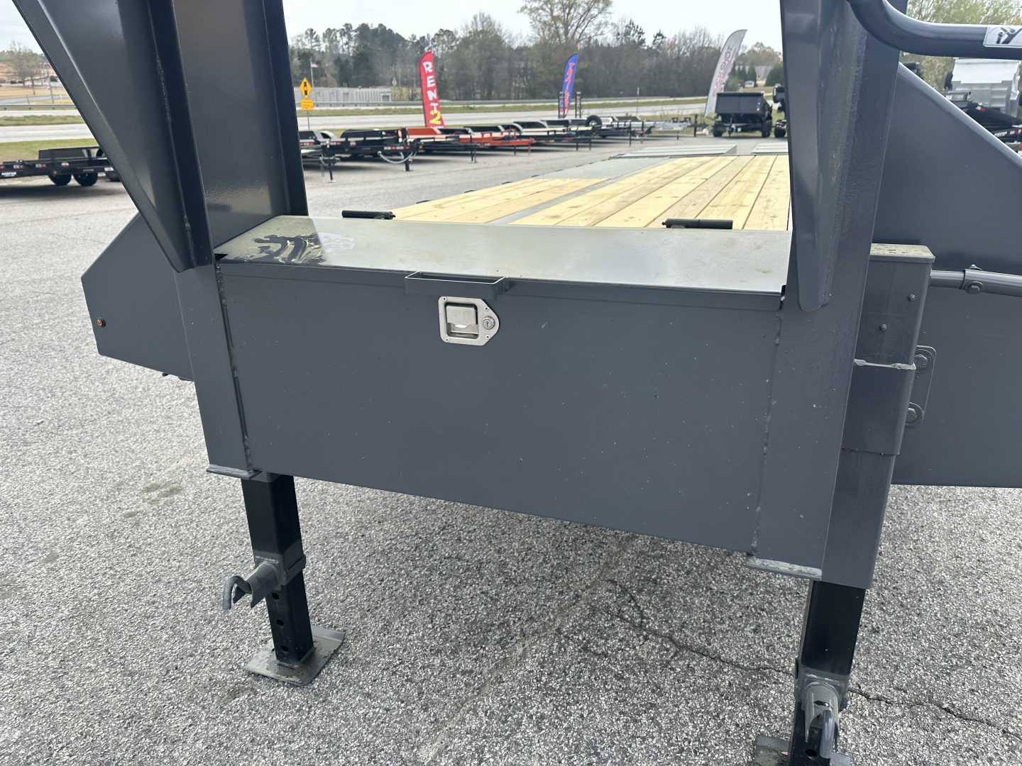 New 2026 DOWN 2 EARTH GOOSENECK 25' 22K DUAL TANDEM EQUIPMENT HAULER