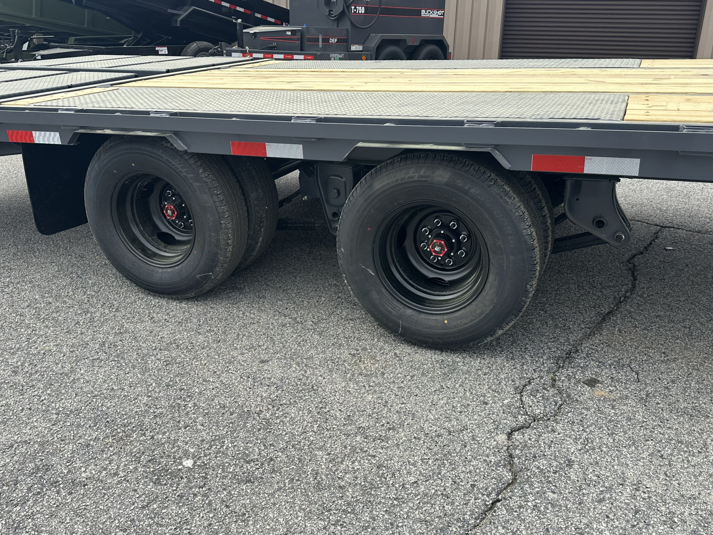 New 2026 DOWN 2 EARTH GOOSENECK 25' 22K DUAL TANDEM EQUIPMENT HAULER